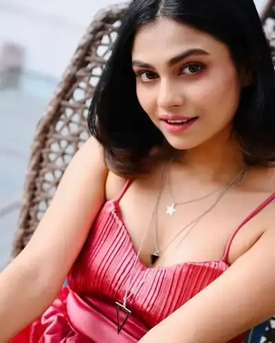 Escort Service Nazira